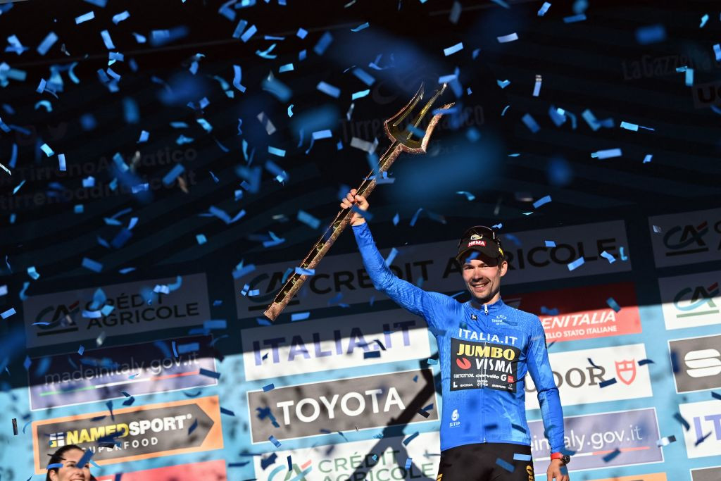 Philipsen Menang Sprint Roglic Juara Tirreno Adriatico Mainsepeda